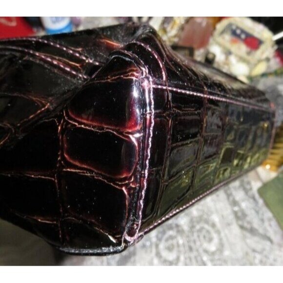 Carpisa Italian vegan leather red burgundy crocodile pattern handbag Stunning - Picture 9 of 13